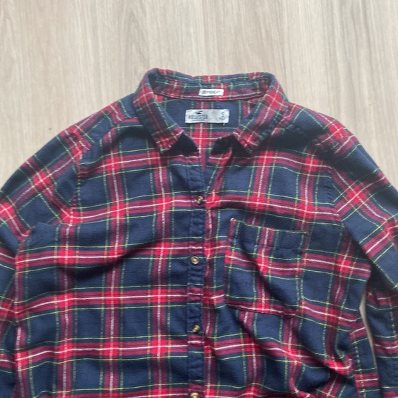 Hollister Navy Blue and Red Long Plaid Flannel Shirt - Picture 2 of 6